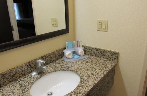 Triadelphia Hotel | Holiday Inn Express and Suites Wheeling by IHG