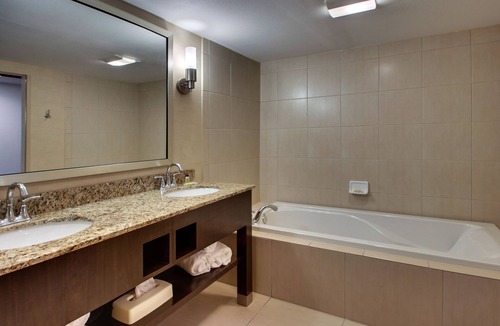 Hanover Hotel | Holiday Inn Express Baltimore-BWI Airport West by IHG