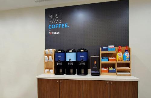 Mountain Home Resort | Holiday Inn Express Hotels & Suites Mountain Home by IHG