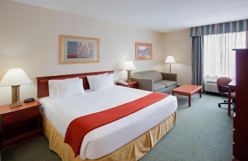 Hanover Hotel | Holiday Inn Express Hanover by IHG
