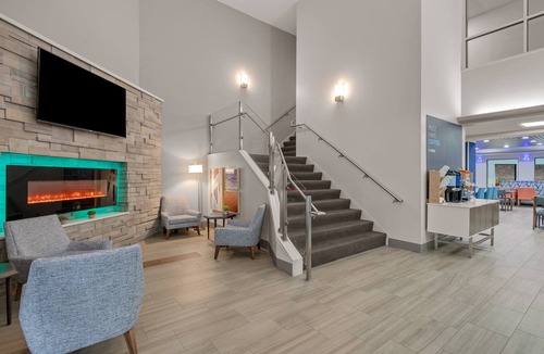 Hummelstown Hotel | Holiday Inn Express Hershey - Harrisburg Area by IHG