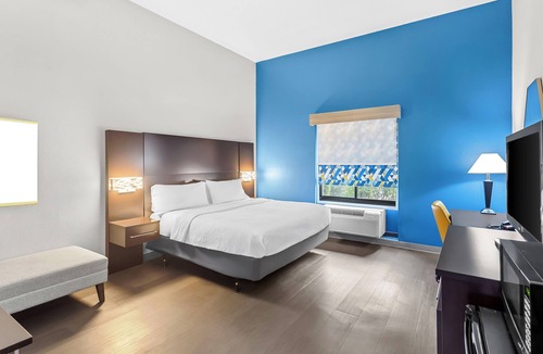 Nitro Hotel | Holiday Inn Express Hotel & Suites Cross Lanes by IHG