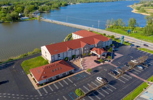 Gypsum Hotel | Holiday Inn Express Hotel & Suites Port Clinton-Catawba Island by IHG