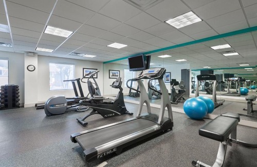 Bentonville Hotel | Holiday Inn Express Hotel & Suites Bentonville by IHG