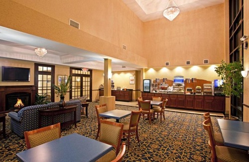 Brecksville Hotel | Holiday Inn Express Hotel & Suites Cleveland-Richfield by IHG