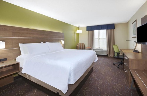 Circleville Hotel | Holiday Inn Express Hotel & Suites Circleville by IHG