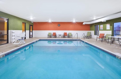 Circleville Hotel | Holiday Inn Express Hotel & Suites Circleville by IHG
