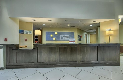 Grove City Hotel | Holiday Inn Express Hotel & Suites Grove City by IHG