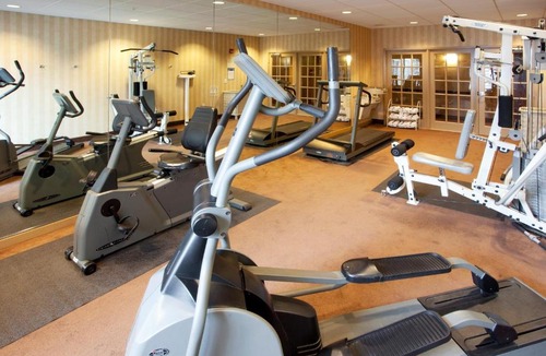 Halfway Hotel | Holiday Inn Express Hotel & Suites Hagerstown by IHG