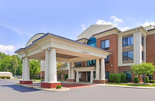 North Lima Hotel | Holiday Inn Express Hotel & Suites Youngstown - North Lima/Boardman by IHG