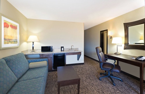 Richfield Hotel | Holiday Inn Express Hotel & Suites Richfield by IHG