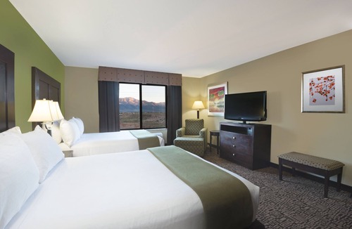 Richfield Hotel | Holiday Inn Express Hotel & Suites Richfield by IHG