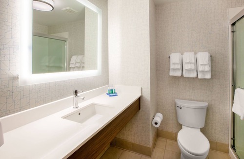 Edmond Hotel | Holiday Inn Express Hotel & Suites Edmond by IHG