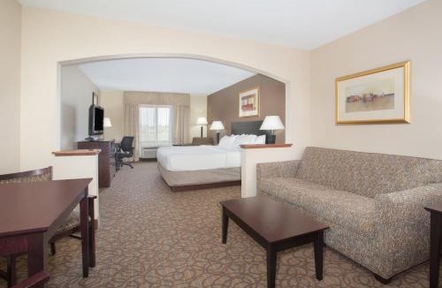 Concordia Hotel | Holiday Inn Express Hotel & Suites Concordia US 81 by IHG