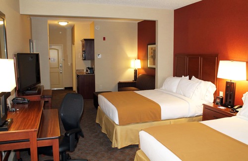 Paducah Hotel | Holiday Inn Express Hotel & Suites Paducah West by IHG