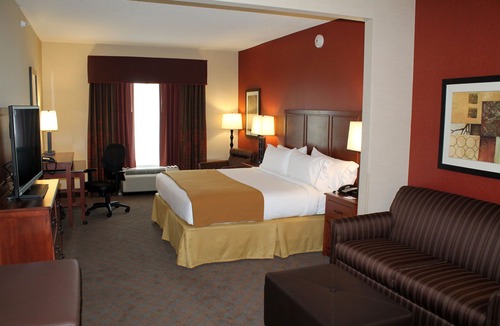 Paducah Hotel | Holiday Inn Express Hotel & Suites Paducah West by IHG