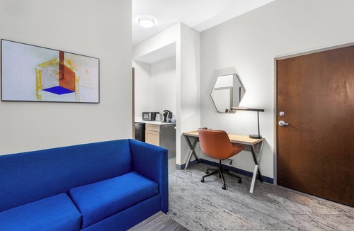 Van Wert Hotel | Holiday Inn Express Hotel & Suites Van Wert by IHG