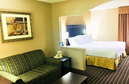 Kansas City Hotel | Holiday Inn Express Kansas City-Liberty by IHG