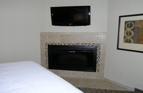 Pricedale Hotel | Holiday Inn Express & Suites Belle Vernon by IHG