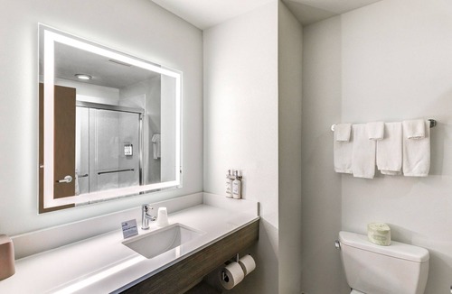 Salina Hotel | Holiday Inn Express Salinas by IHG
