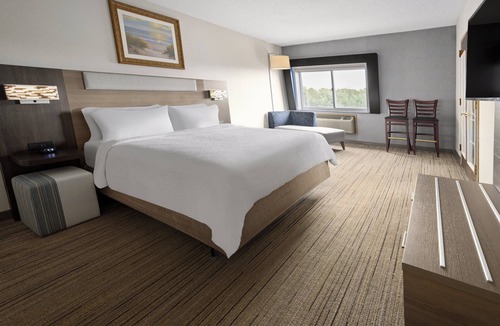 Centereach Hotel | Holiday Inn Express Stony Brook by IHG