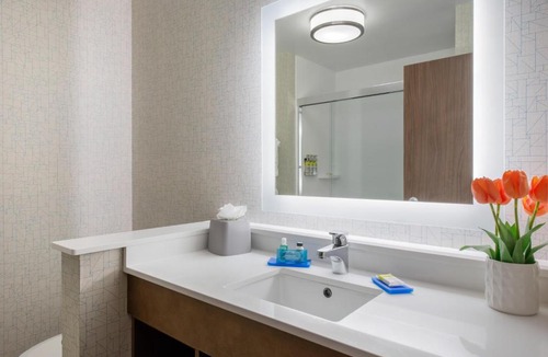 Moundsville Hotel | Holiday Inn Express & Suites - Moundsville by IHG