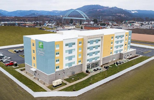 Moundsville Hotel | Holiday Inn Express & Suites - Moundsville by IHG