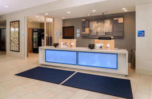 Moundsville Hotel | Holiday Inn Express & Suites - Moundsville by IHG