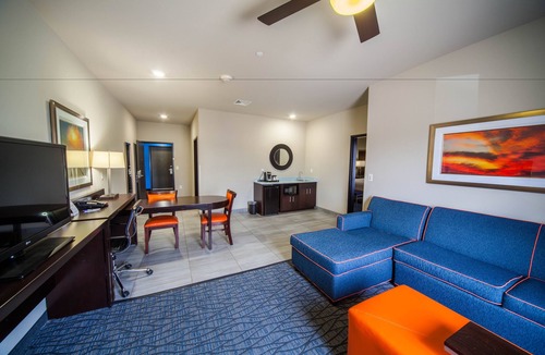 Central Oklahoma City Hotel | Holiday Inn Express & Suites Oklahoma City Southeast I-35 by IHG