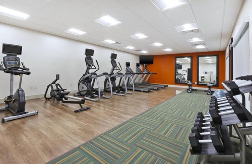 Painesville Hotel | Holiday Inn Express & Suites - Painesville - Concord by IHG
