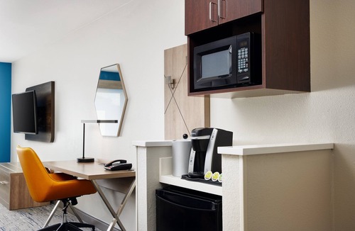 Triadelphia Hotel | Holiday Inn Express & Suites Wheeling by IHG