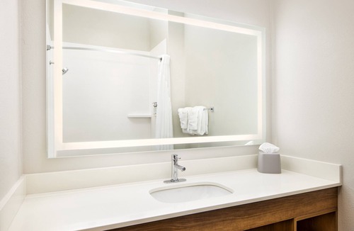 Triadelphia Hotel | Holiday Inn Express & Suites Wheeling by IHG