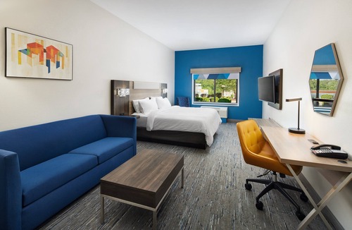 Triadelphia Hotel | Holiday Inn Express & Suites Wheeling by IHG
