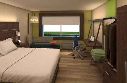 Warrensburg Hotel | Holiday Inn Express & Suites Warrensburg North by IHG