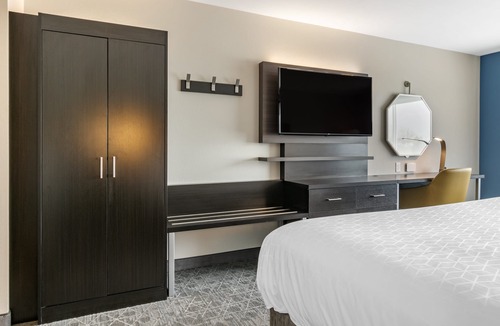 Salunga Hotel | Holiday Inn Express & Suites Lancaster - Mount Joy by IHG
