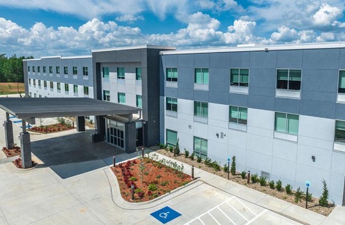 Springdale Hotel | Holiday Inn Express & Suites - Springdale - Fayetteville Area