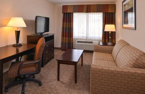 Bridgeport Hotel | Holiday Inn Express & Suites Bridgeport by IHG