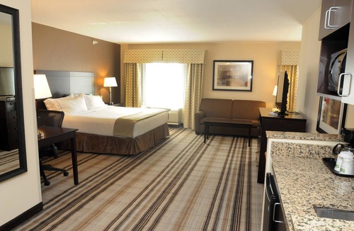 Cambridge Hotel | Holiday Inn Express & Suites Cambridge by IHG