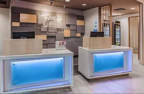 Carlisle Hotel | Holiday Inn Express & Suites - Carlisle Southwest I-81 by IHG