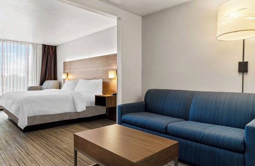 Marion Hotel | Holiday Inn Express & Suites Marion by IHG