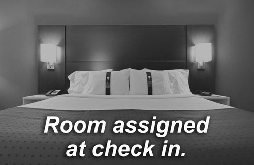 Olathe Hotel | Holiday Inn Express & Suites - Olathe North by IHG