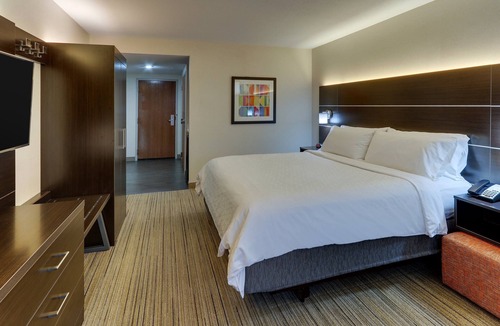 Troy Hotel | Holiday Inn Express & Suites Troy by IHG