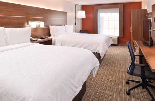 Towson Hotel | Holiday Inn Express Towson - Baltimore North by IHG