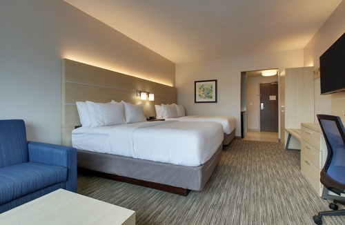 Elizabethtown Hotel | Holiday Inn Express and Suites-Elizabethtown North by IHG