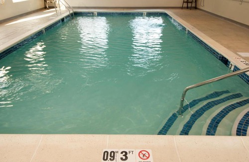 Vernon Hotel | Holiday Inn Express Vernon-Manchester by IHG
