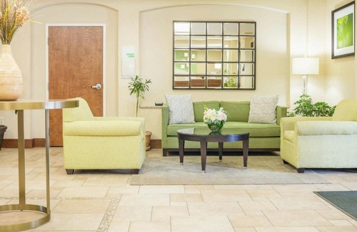 Manchester Hotel | Holiday Inn Manchester Airport by IHG