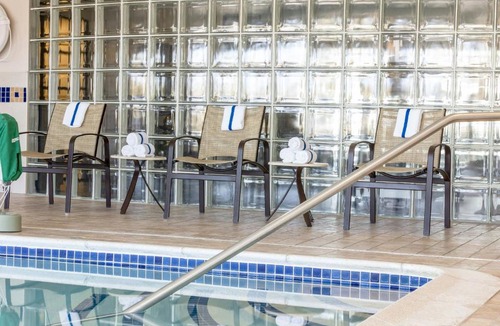 Manchester Hotel | Holiday Inn Manchester Airport by IHG
