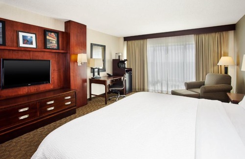 Bowling Green Hotel | Holiday Inn University Plaza-Bowling Green by IHG
