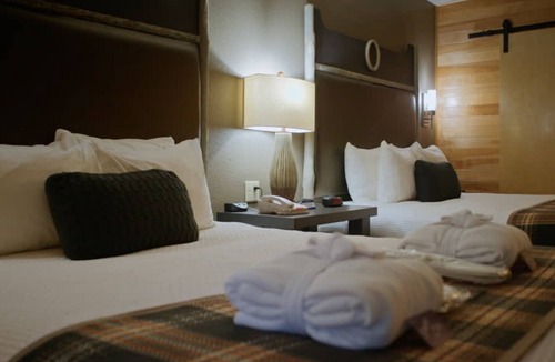 Denali National Park Resort | Holland America Denali Lodge