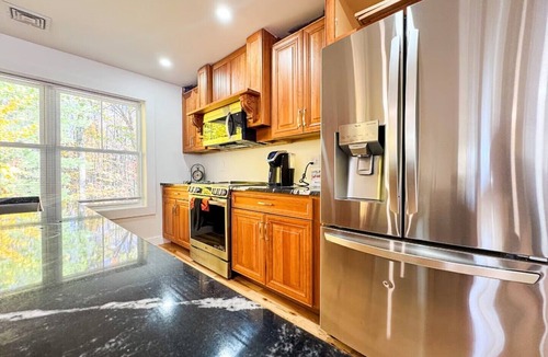 Hollis Apartment | Hollis, NH - Travel Workers/Relocating Families - Entire Place - Pet Friendly
